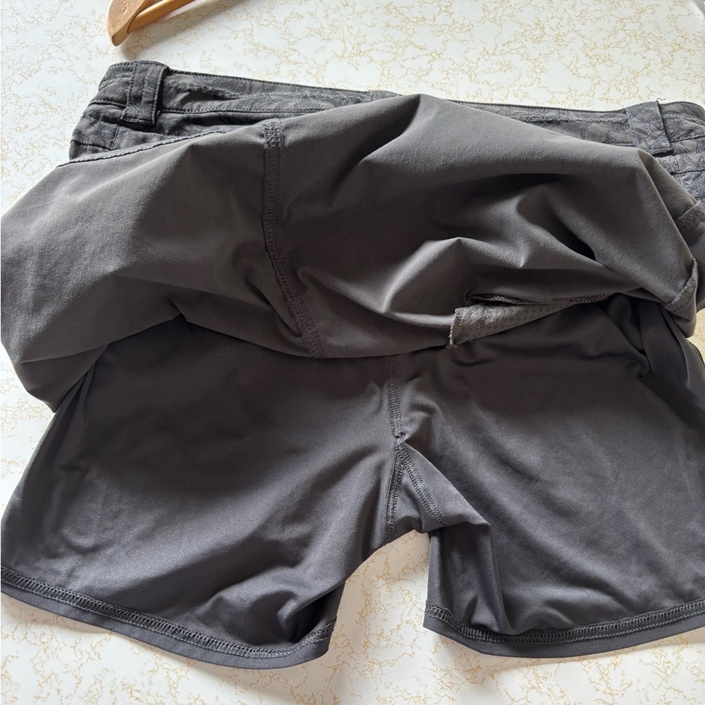 Eddie Bauer skort size 8 black gray pattern. Preloved. Good condition. - Picture 8 of 11